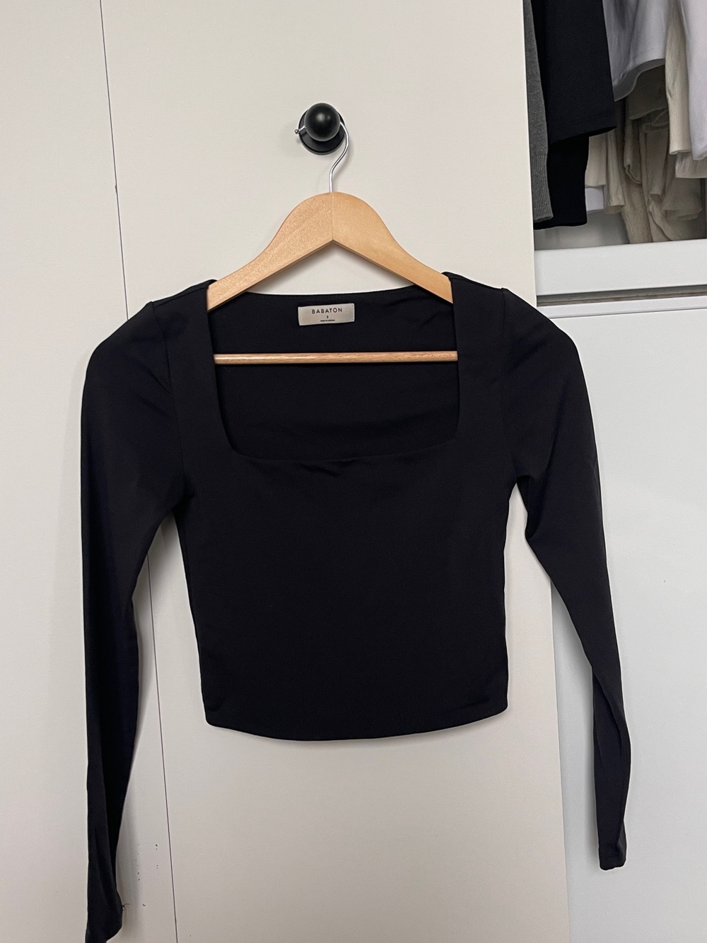 Aritzia Babaton Black Square-Neck Long Sleeve Top
